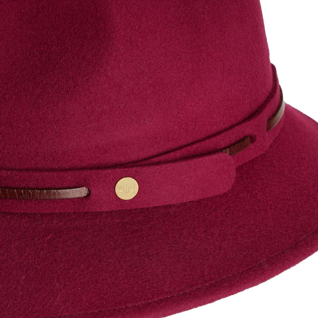 Cappello Fedora Jazz color Ciliegia, in feltro di lana merinos da uomo, foto con vista dettaglio ravvicinato - Primario Nesti