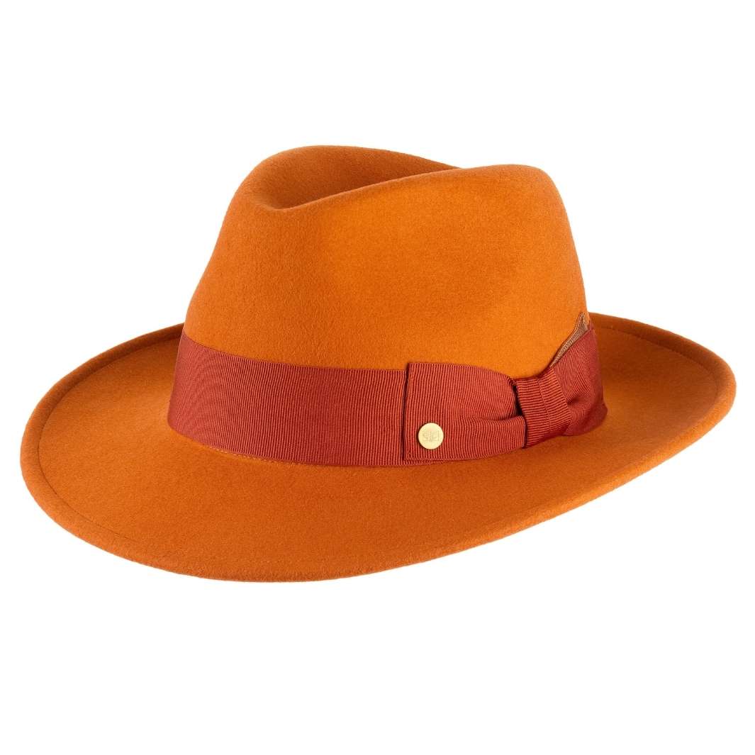 Cappello Fedora Coccos color Terracotta, in feltro di lana merinos da uomo, foto con vista inclinata - Primario Nesti