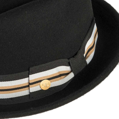 Cappello Pork Pie color Nero, in feltro di lana merinos da uomo, foto con vista dettaglio ravvicinato - Primario Nesti