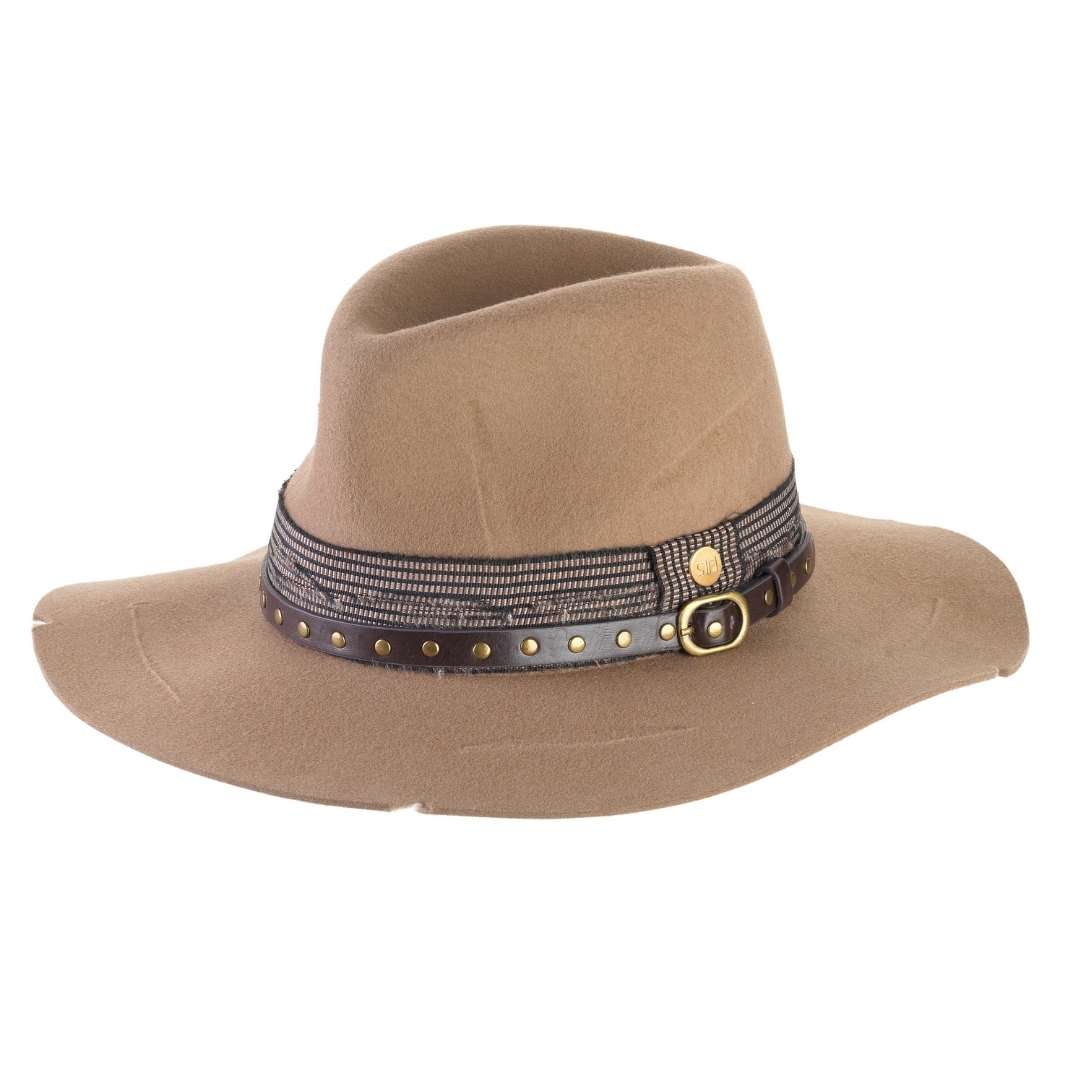 Cappello Country Deluxe color Beige, in feltro antipioggia da uomo, foto con vista inclinata - Primario Nesti