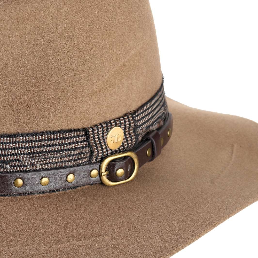 Cappello Country Deluxe color Beige, in feltro antipioggia da uomo, foto con vista dettaglio ravvicinato - Primario Nesti
