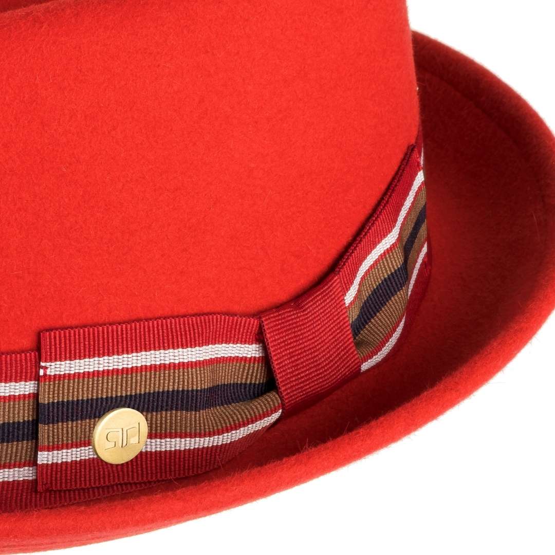 Cappello Pork Pie color Rosso, in feltro di lana merinos da uomo, foto con vista dettaglio ravvicinato - Primario Nesti
